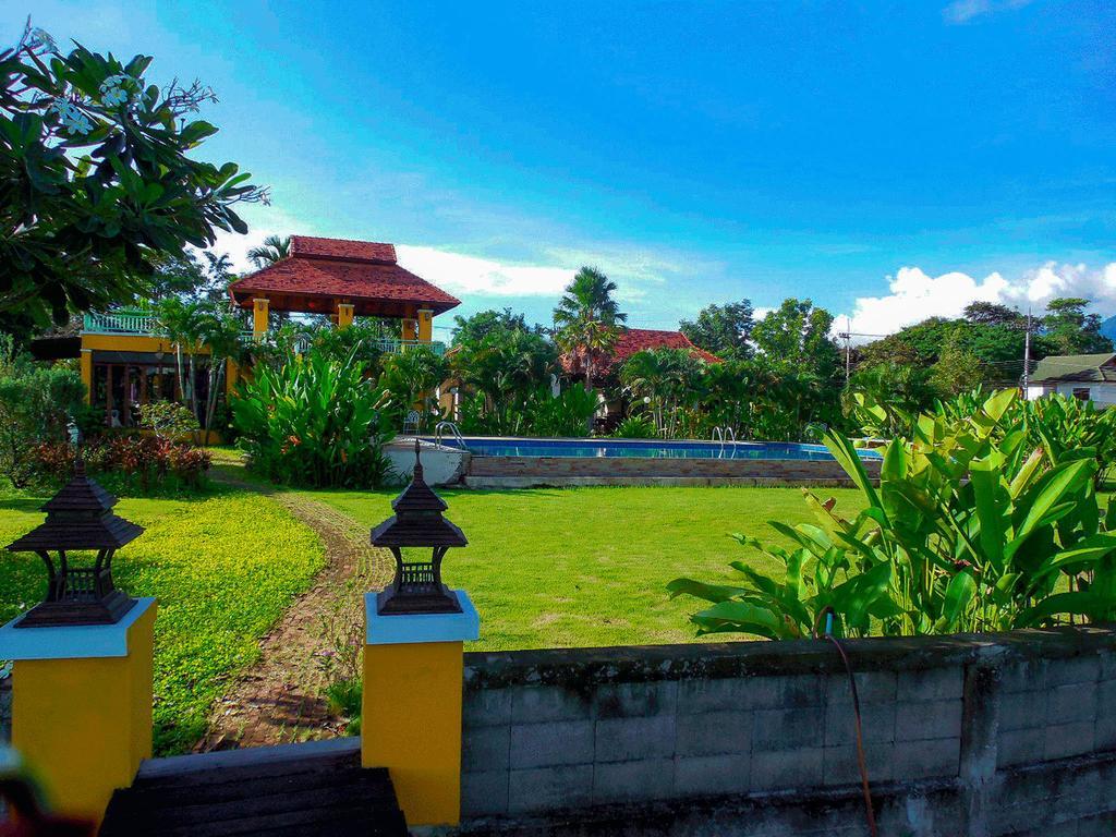 Palm Spa Village Resort Mae Rim Exteriör bild