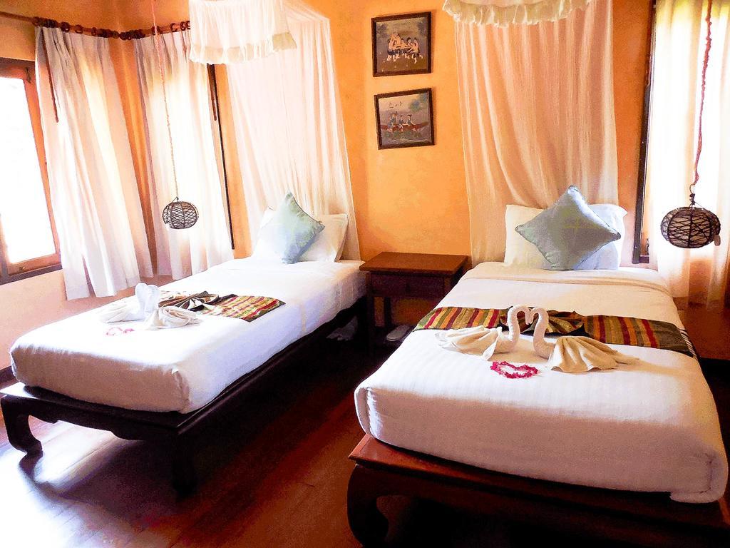 Palm Spa Village Resort Mae Rim Exteriör bild