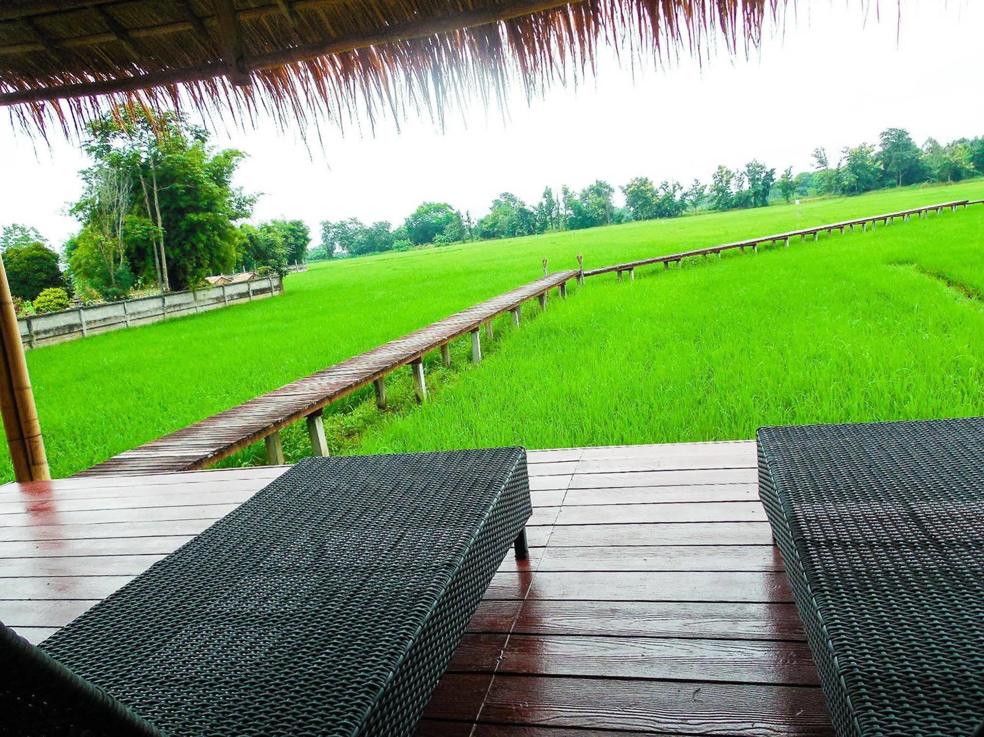Palm Spa Village Resort Mae Rim Exteriör bild